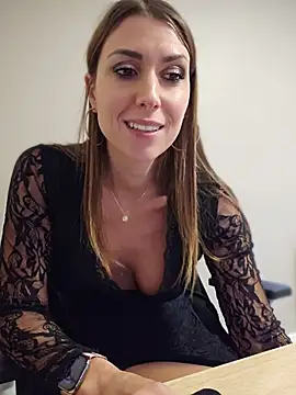 Lib_ertine32, μοντέλο webcam στο Stripchat