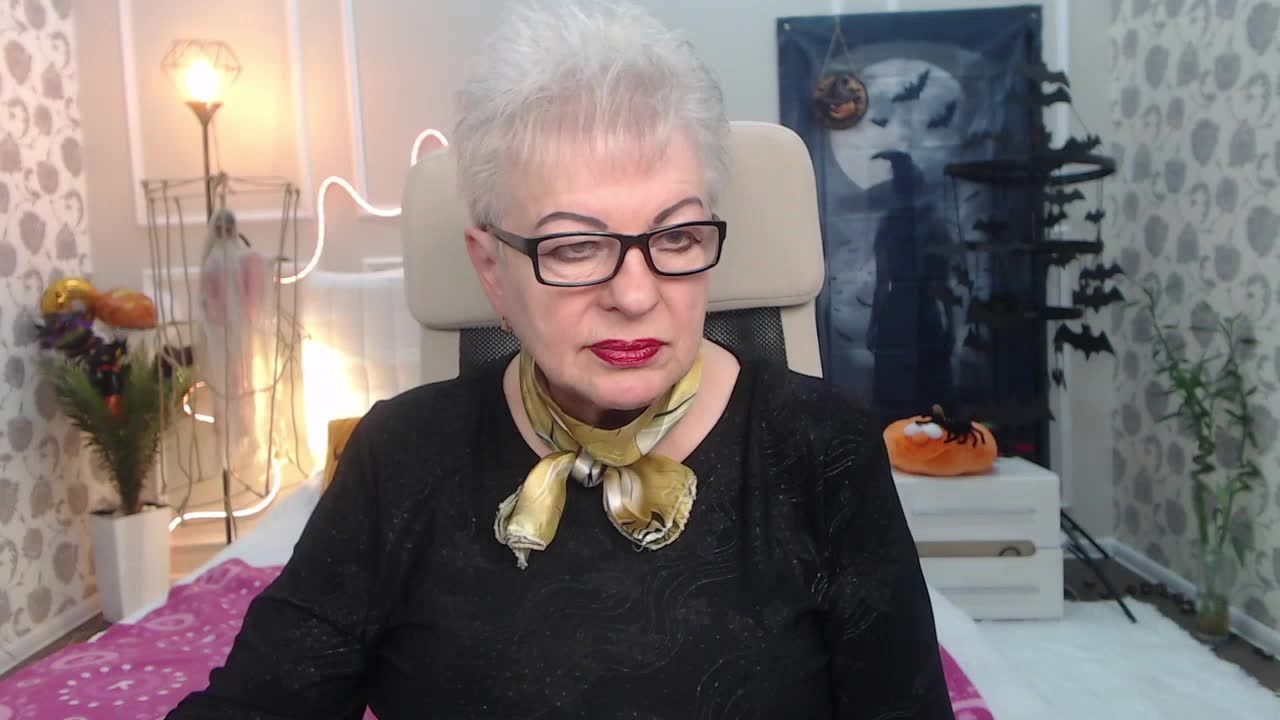 kaylesmoll, webcammodel på XloveCam: fotos