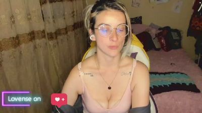 cata__s ב-Cam4: תמונות ופרופיל