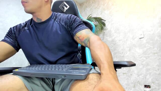 joseph-core: عارضة كاميرا ويب على Flirt4Free