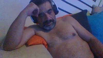 Preview photo of webcam model benenzo on Cam4