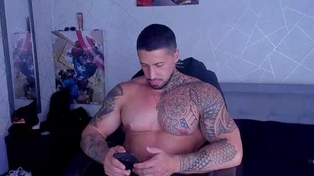 cristian-walker — Flirt4Freeのライブ配信モデル：写真・プロフィール