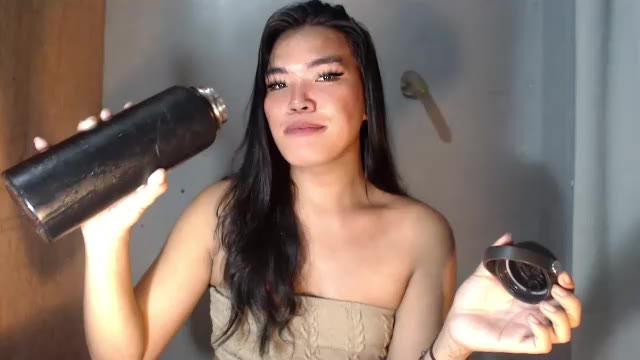 Preview photo of webcam model ur_krissyxxx on Chaturbate