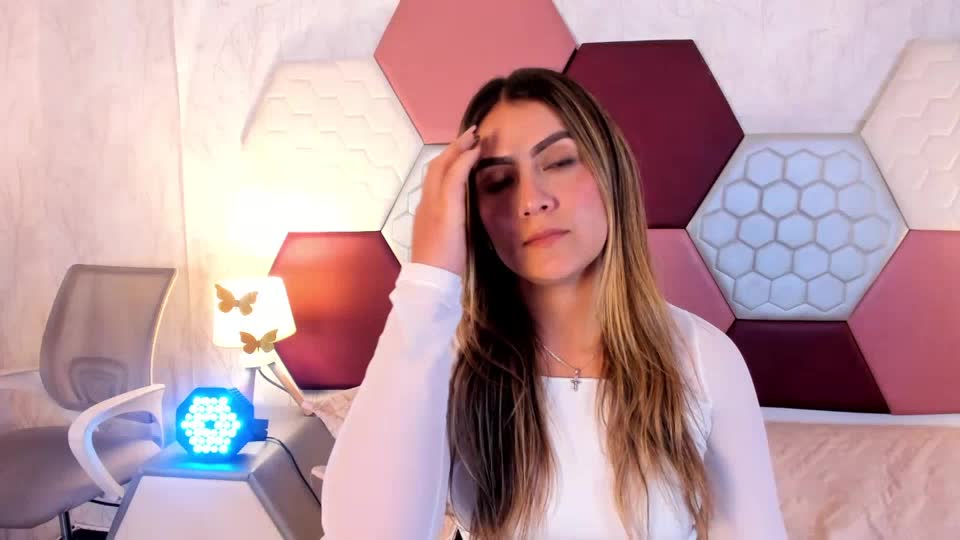 Preview photo of webcam model ariaroa on XloveCam