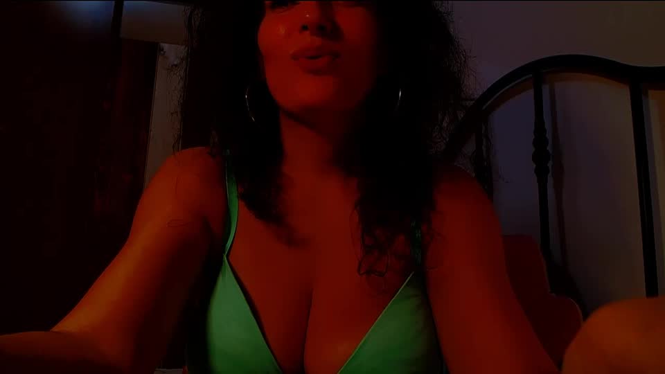 addictedtouts, cam model su XloveCam: foto