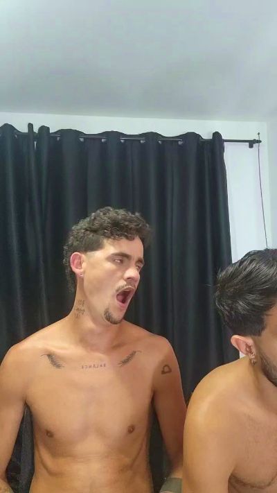 levi_henrique, model webcam de Cam4: fotos