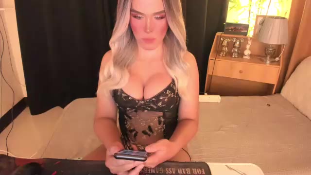 lilymonstercock – уебкам модел в Chaturbate: снимки