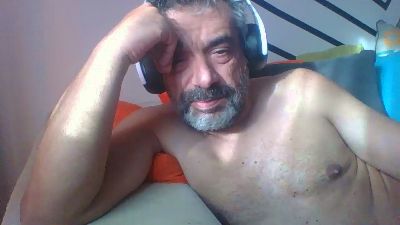 benenzo, webcammodel på Cam4: fotos