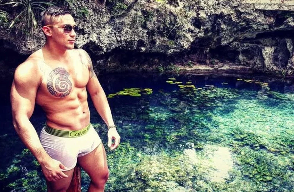Elliotvelez – Stripchat webkamerás modell