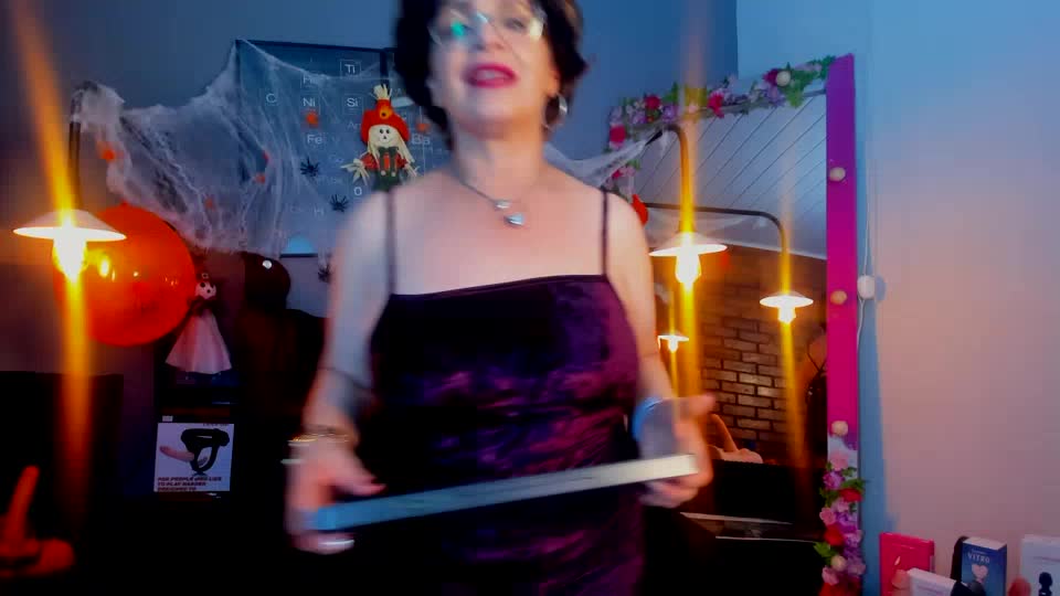 samantamature69, modelo webcam do XloveCam: fotos