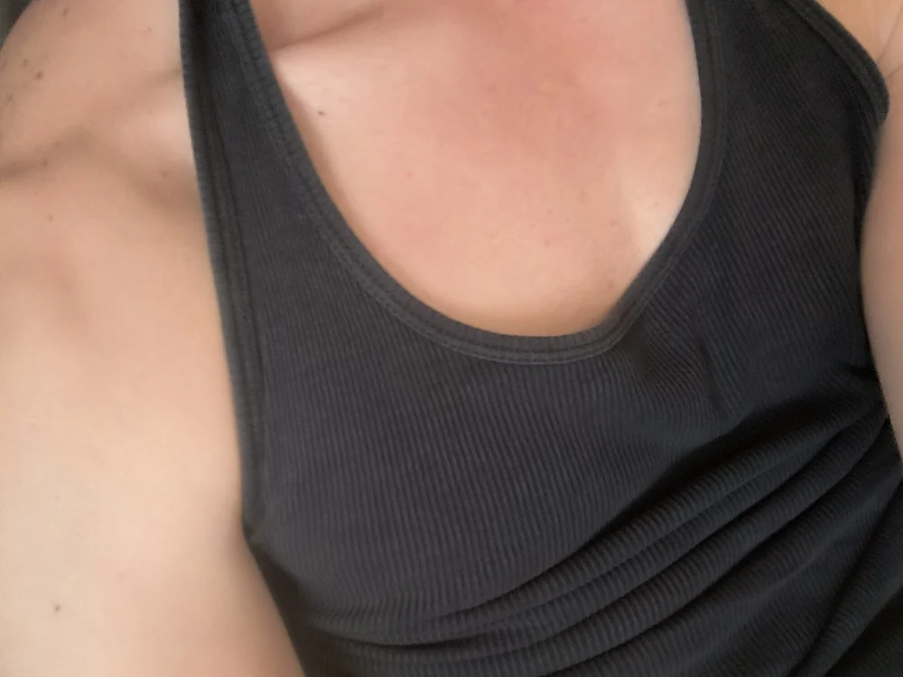 Preview photo of webcam model Aloxix on Stripchat