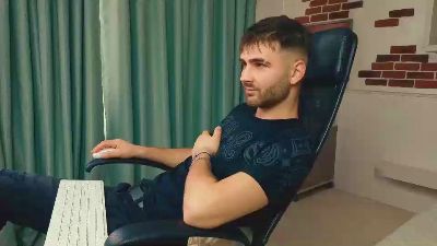 kyloeast, webcammodel på Cam4: fotos