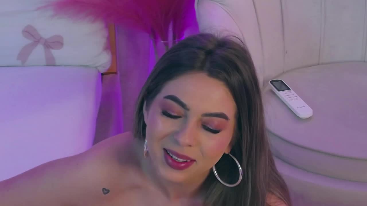 aylinroze – XloveCam webkamerás modell