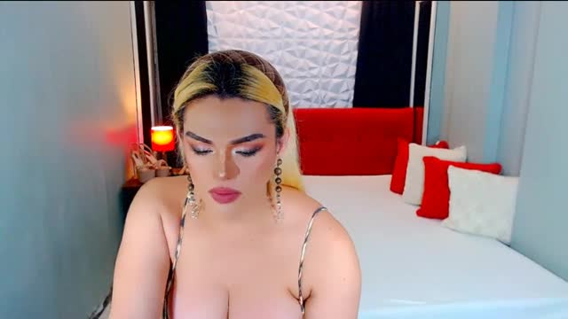 sainthornyts — XloveCam ওয়েবক্যাম মডেল: ছবি
