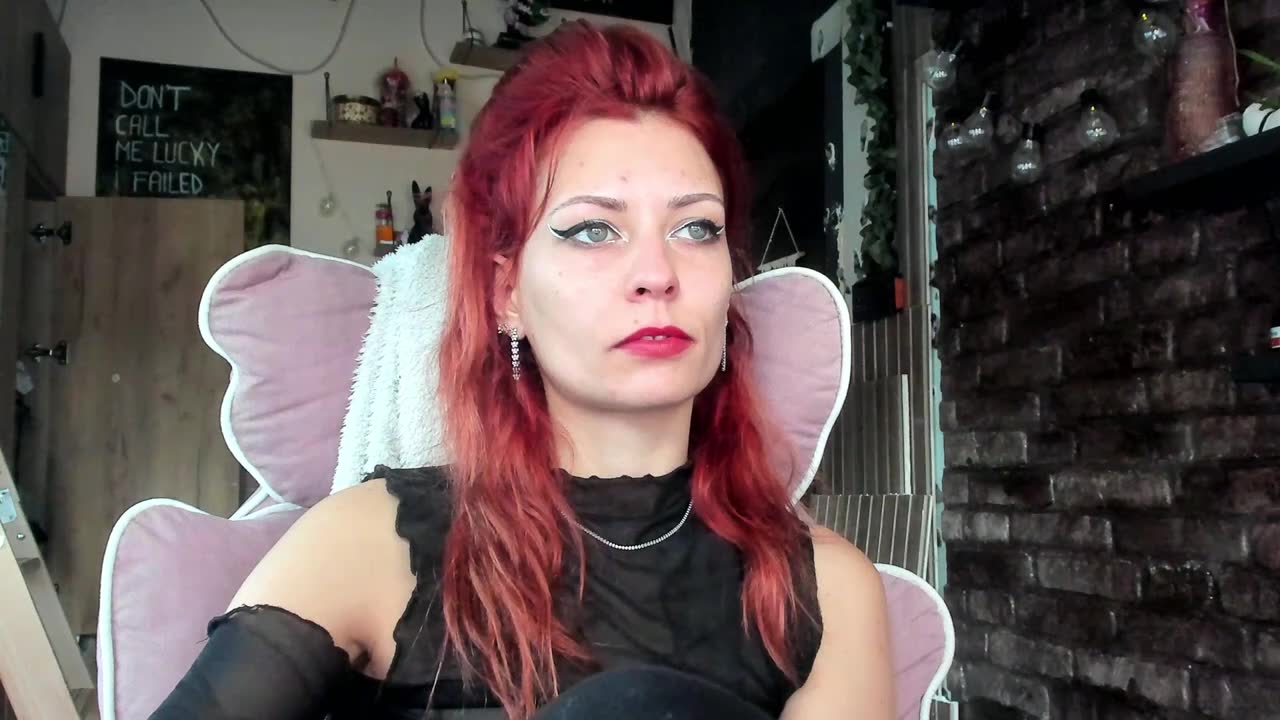 karokaroline — XloveCam वेबकैम मॉडल: फ़ोटो