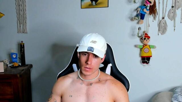 aaron-bain ב-Flirt4Free: תמונות ופרופיל