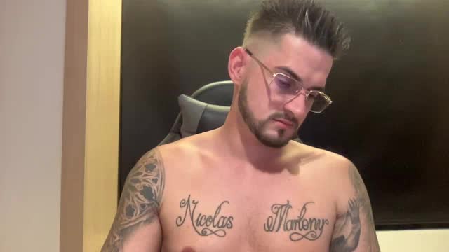 ashtonmuller (XloveCam): ảnh người mẫu webcam