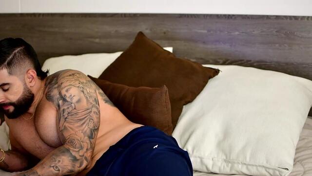 Preview photo of webcam model lukhas on Flirt4Free