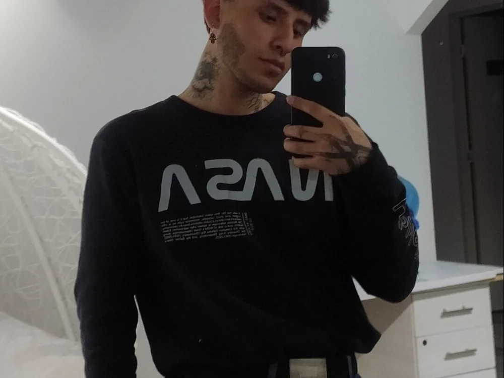 infinity-888, webcammodel på Stripchat: fotos