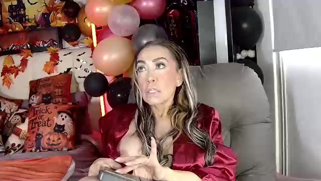 Preview photo of webcam model evelinagrey on Chaturbate