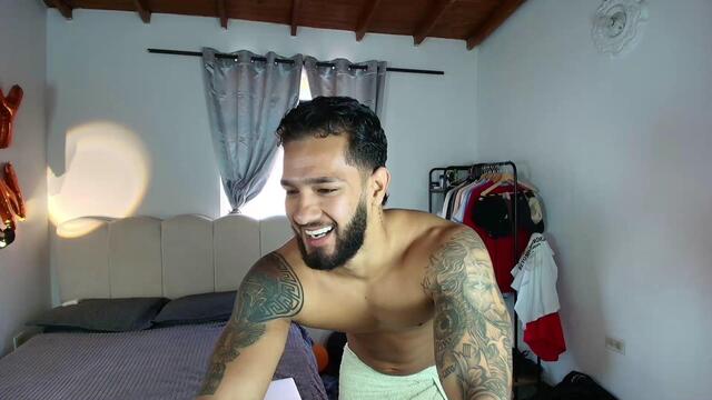 miike-thomson, μοντέλο webcam στο Flirt4Free