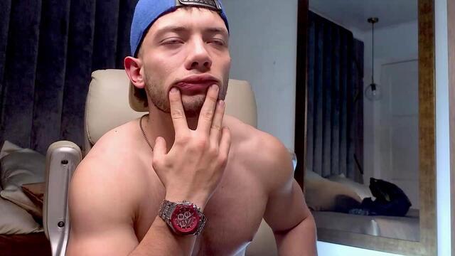 connor-mckenzie: عارضة كاميرا ويب على Flirt4Free