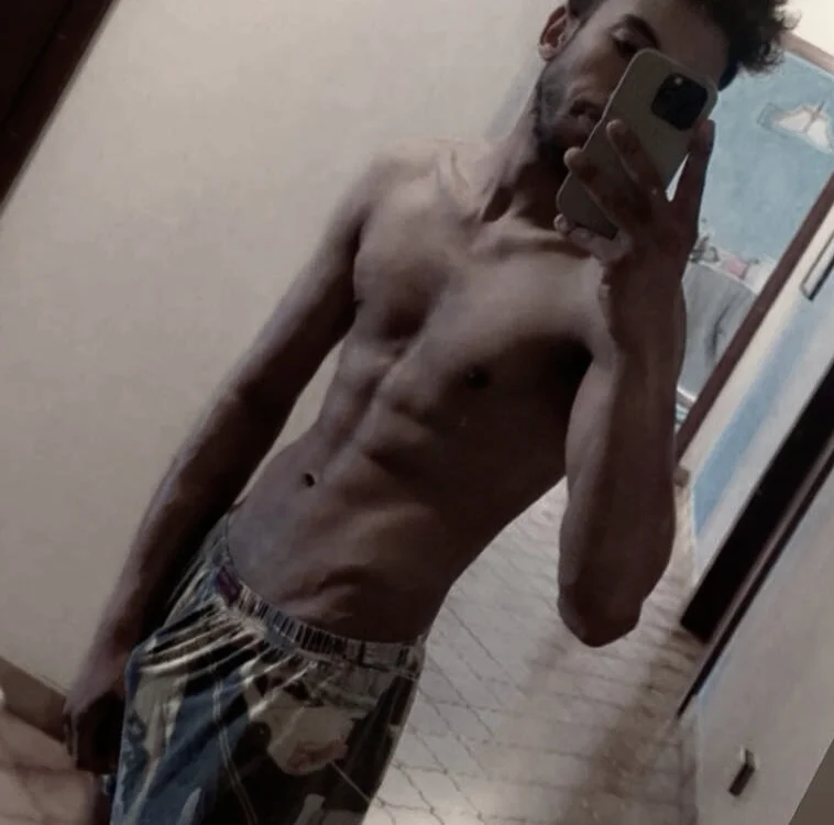 Omariaman, cam model su Stripchat: foto