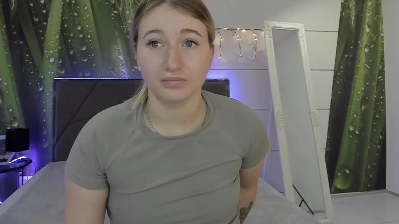 hollytaillor — XloveCam वेबकैम मॉडल: फ़ोटो