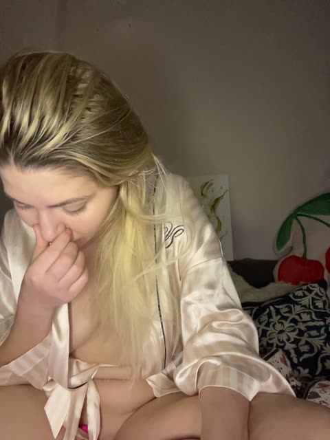 Preview photo of webcam model sweet-beauty on BongaCams
