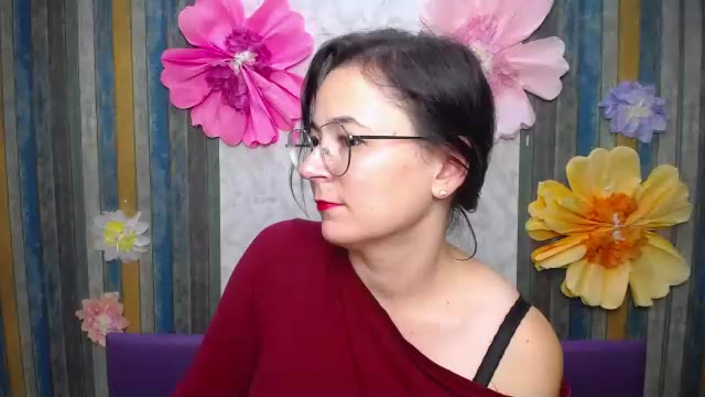 Фото вебкам-модели mariesho на Chaturbate