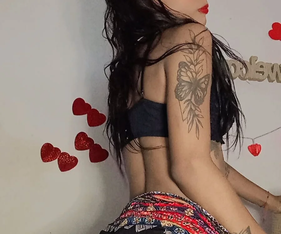 ricaslatinas1 (Stripchat): foto un profils