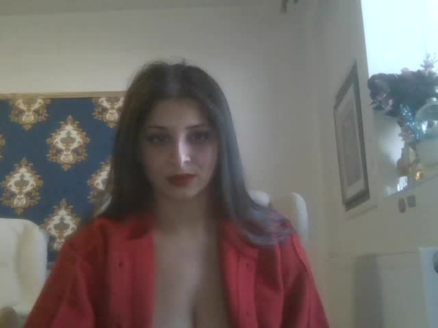 scarletora – XloveCam webkamerás modell