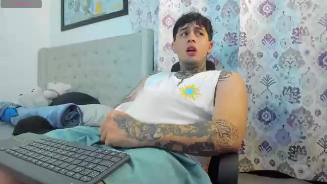 juan_alvarez18, webcammodel på Chaturbate: fotos