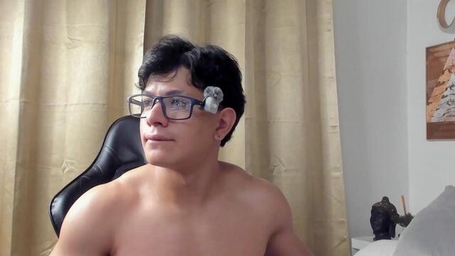 tony-petrov, model webcam de Flirt4Free: fotos