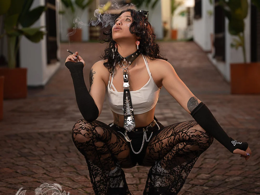 REDHOTTER_ (Stripchat): fotod ja profiil