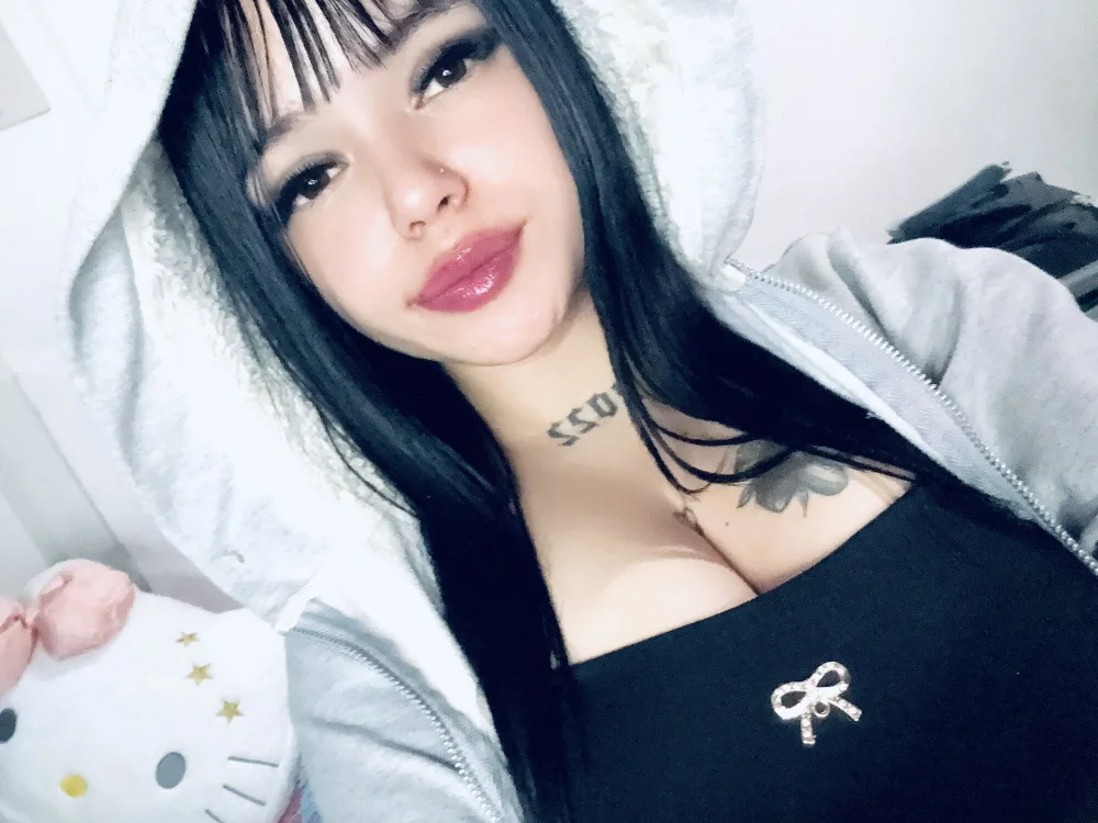 sweet_lya69 – уебкам модел в Stripchat: снимки