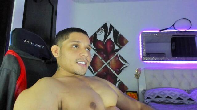 Preview photo of webcam model valerio-rossi on Flirt4Free