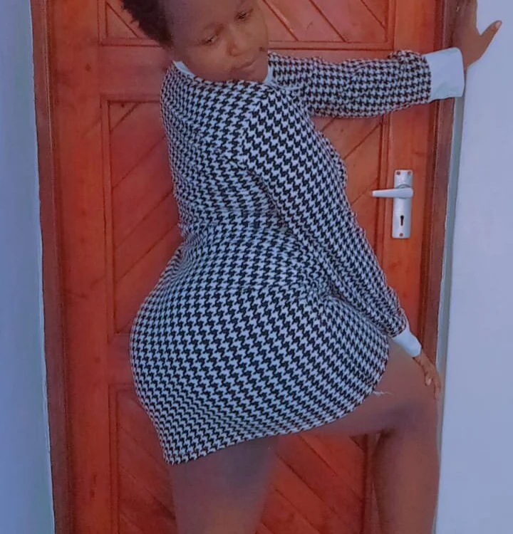 Pretty_ass11 – Stripchat webkamerás modell