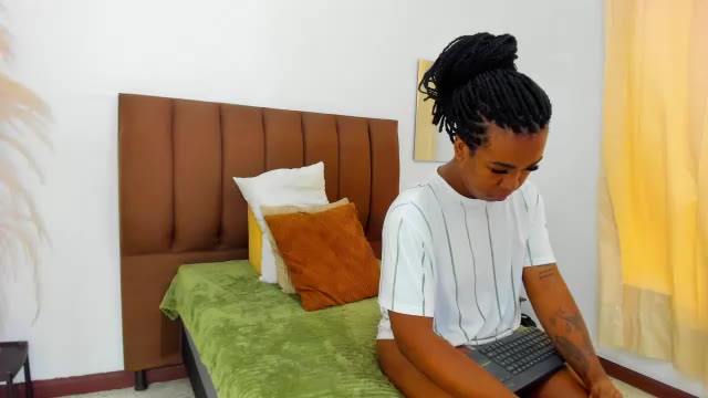 naomy_4 — Chaturbate՝ լուսանկարներ և պրոֆիլ