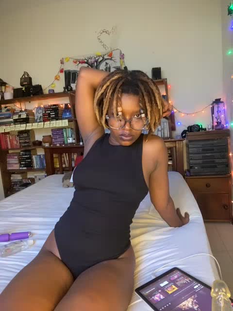 sexyarya — XloveCam 直播模特：照片与资料