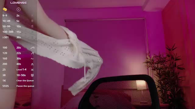 Preview photo of webcam model lovely_emma18 on Chaturbate