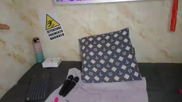 lu_isa3 — Chaturbate वेबकैम मॉडल: फ़ोटो