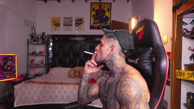 logan-hugh – Flirt4Free webkamerás modell
