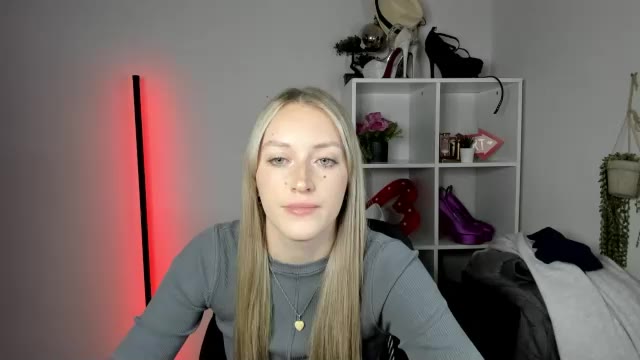 evelynblond na Chaturbate: fotky a profil