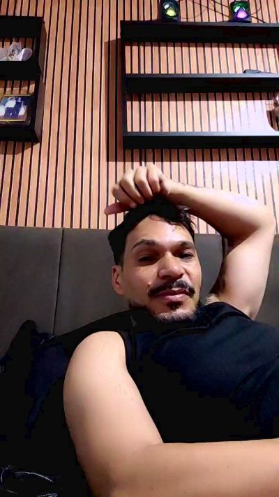 _adepto — Cam4 ওয়েবক্যাম মডেল: ছবি