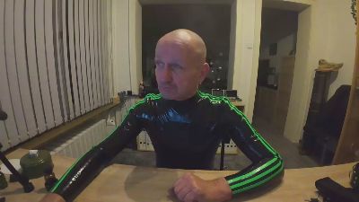 Preview photo of webcam model sau_rubber on Cam4
