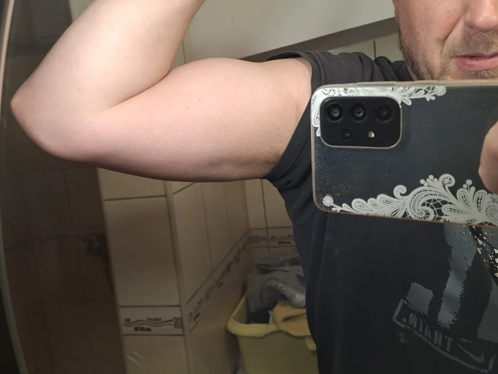 badyjesus — Stripchat ওয়েবক্যাম মডেল: ছবি