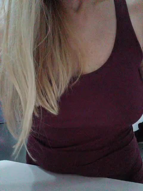 tata42, model webcam de BongaCams: fotos