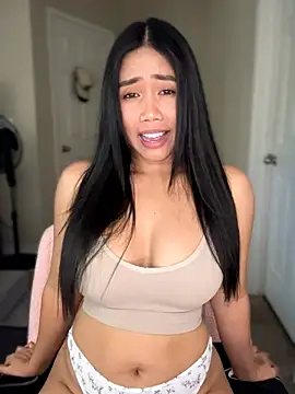 Preview photo of webcam model JazzieXo on Stripchat