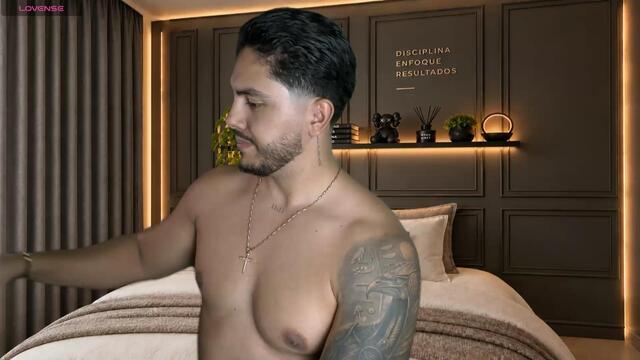 owen-pierces, model webcam pe Flirt4Free: poze